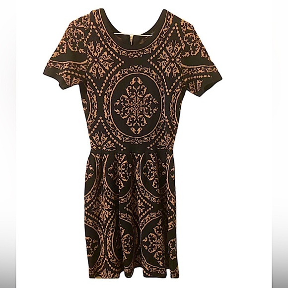 Romeo + Juliet Couture Damask Intarsia Knit Short Sleeves Zip Size Small Dress. - Picture 2 of 7